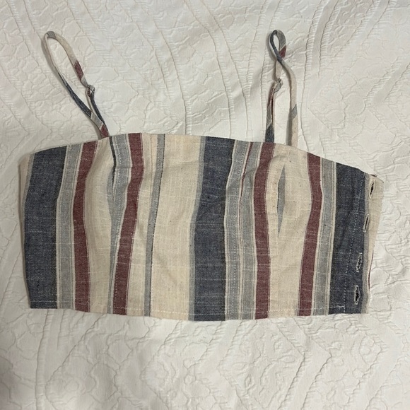 Linen textured Crop Top with buttons on the side. great quality - Picture 1 of 3